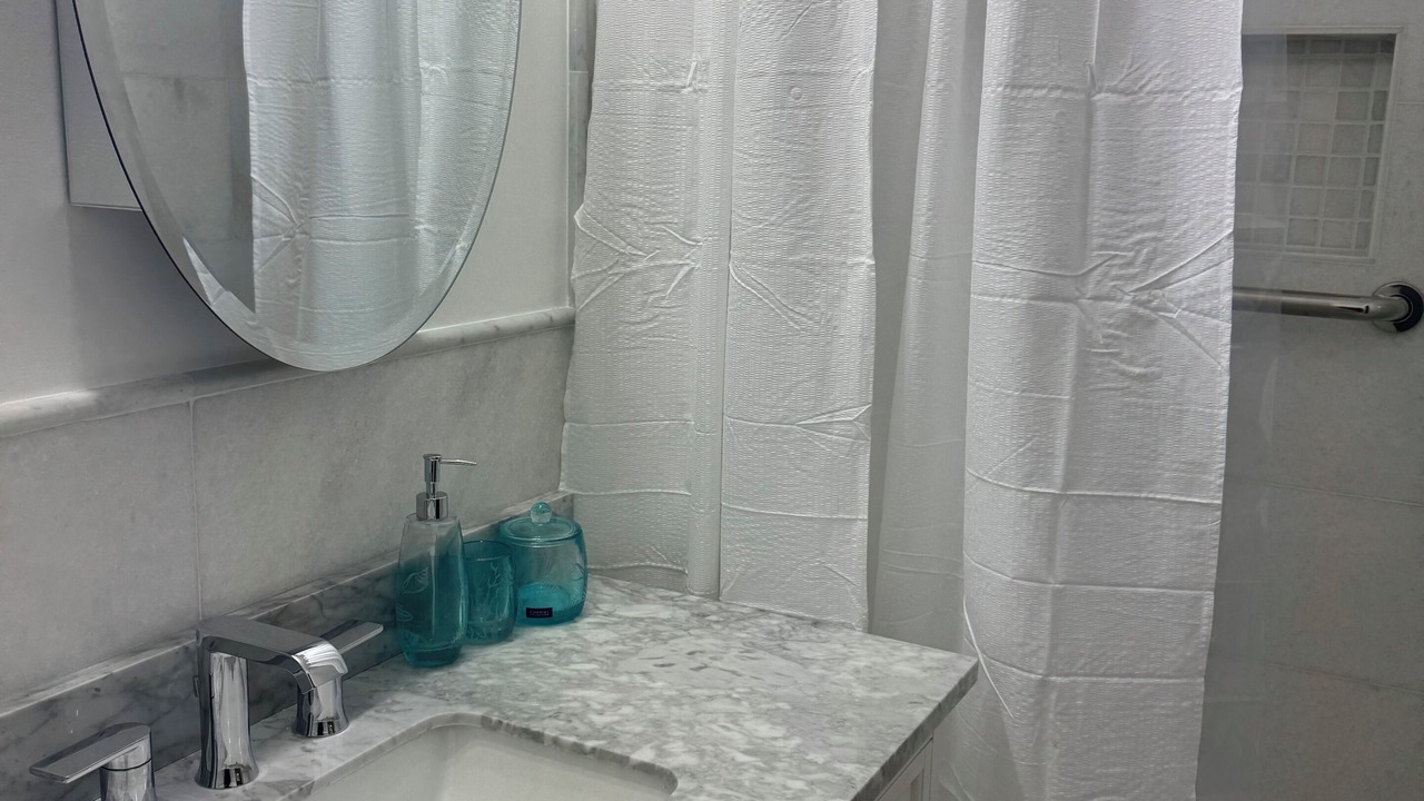 Photo of Bathroom in Lagoon Heights
