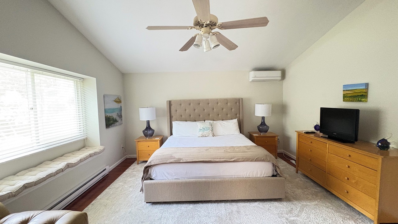 Photo of Bedroom in Lagoon Heights