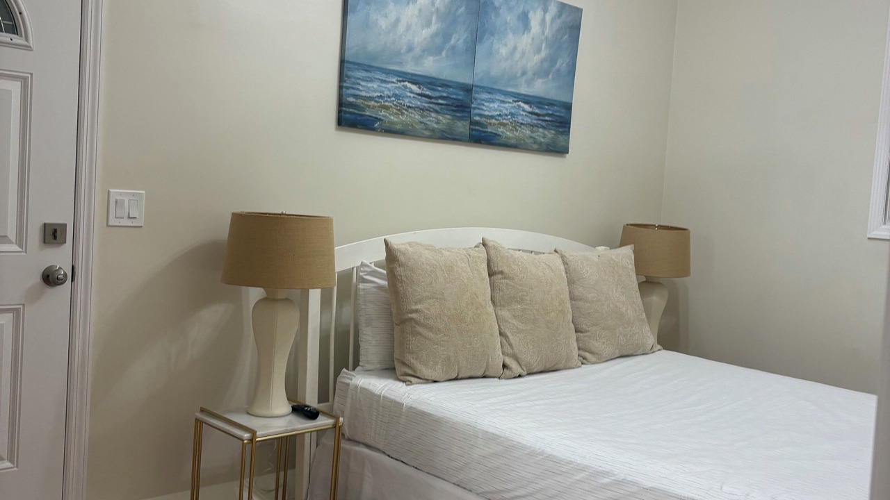 Photo of Bedroom in Lagoon Heights