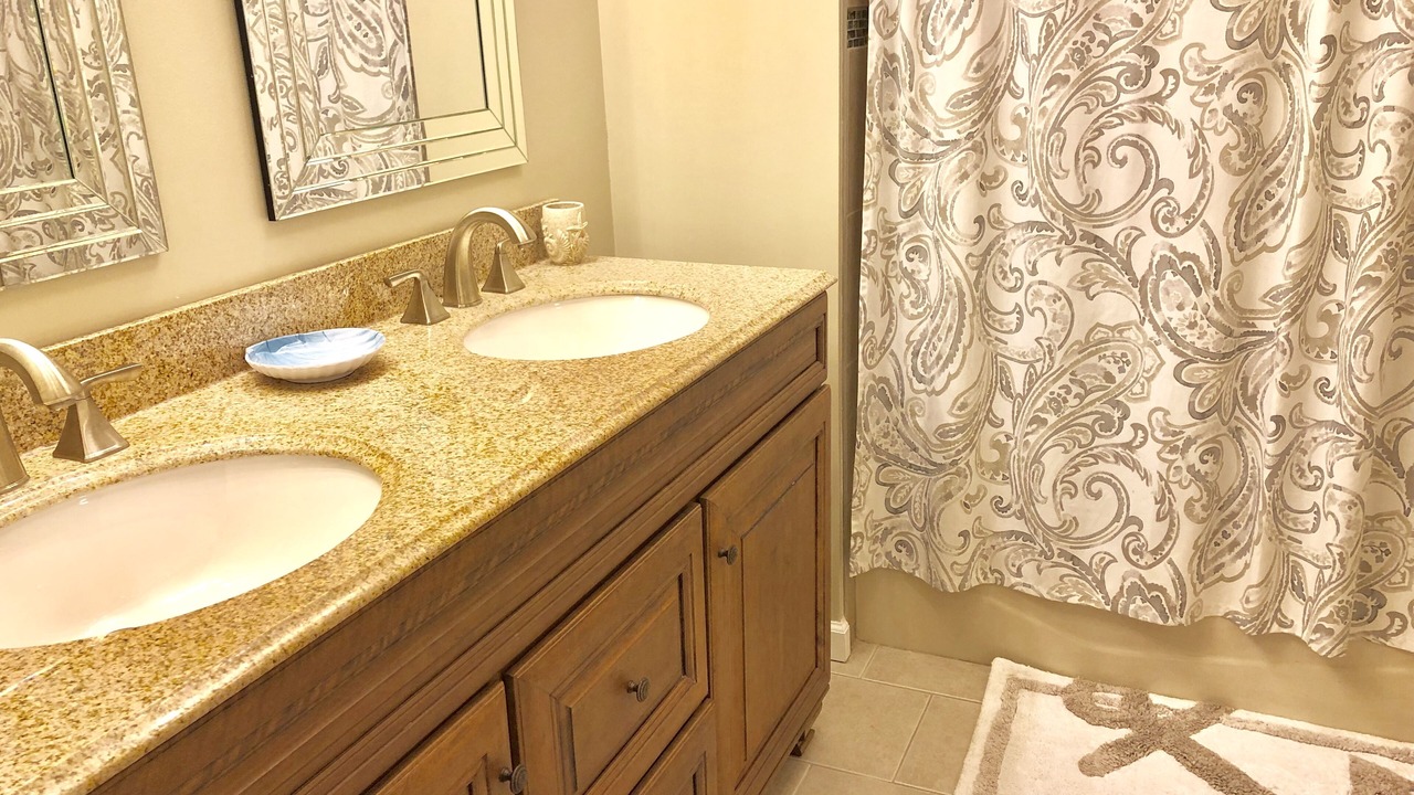Photo of Bathroom in Lagoon Heights