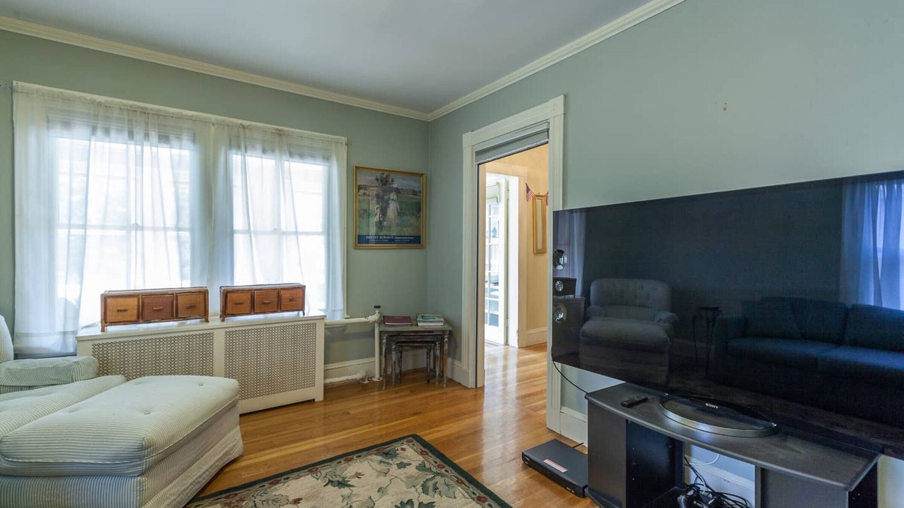Photo of Livingroom in West Cambridge