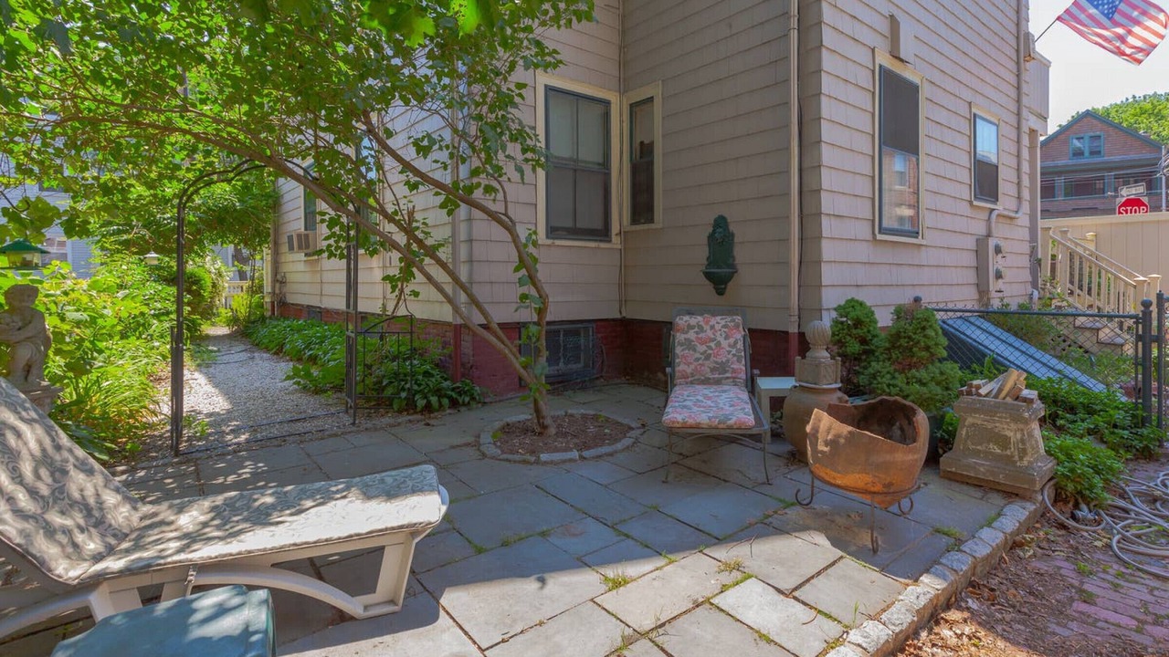 Photo of Patio Balcony in West Cambridge