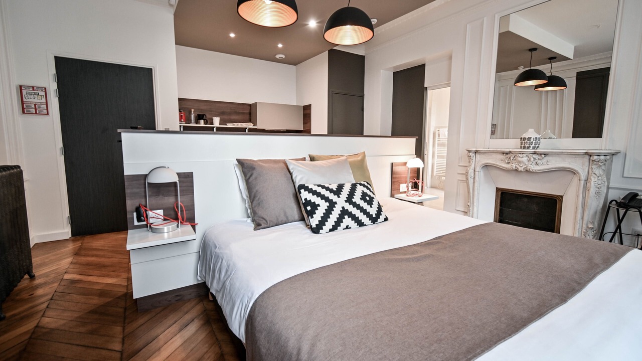 Photo of Bedroom in 17th Arrondissement