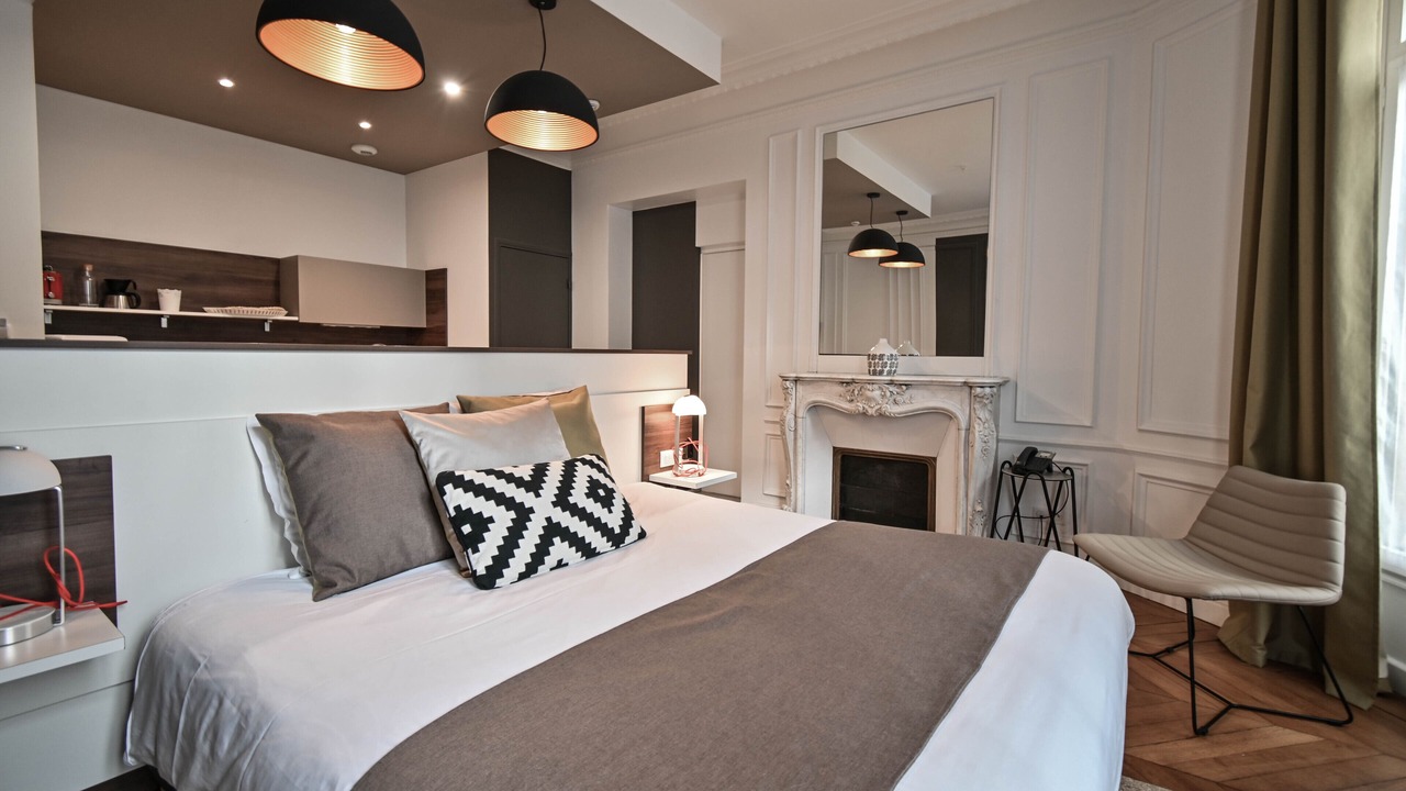 Photo of Bedroom in 17th Arrondissement