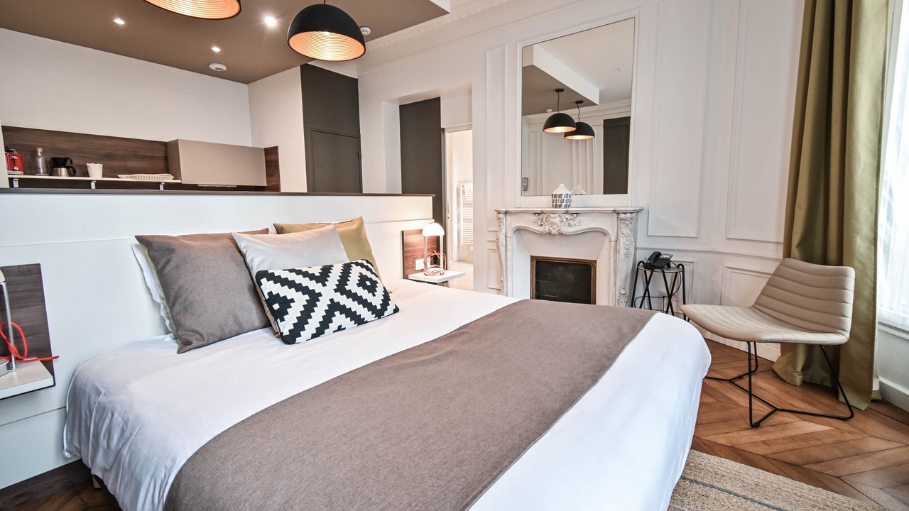 Photo of Bedroom in 17th Arrondissement