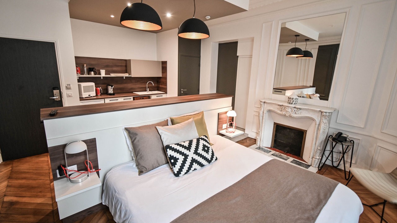 Photo of Bedroom in 17th Arrondissement