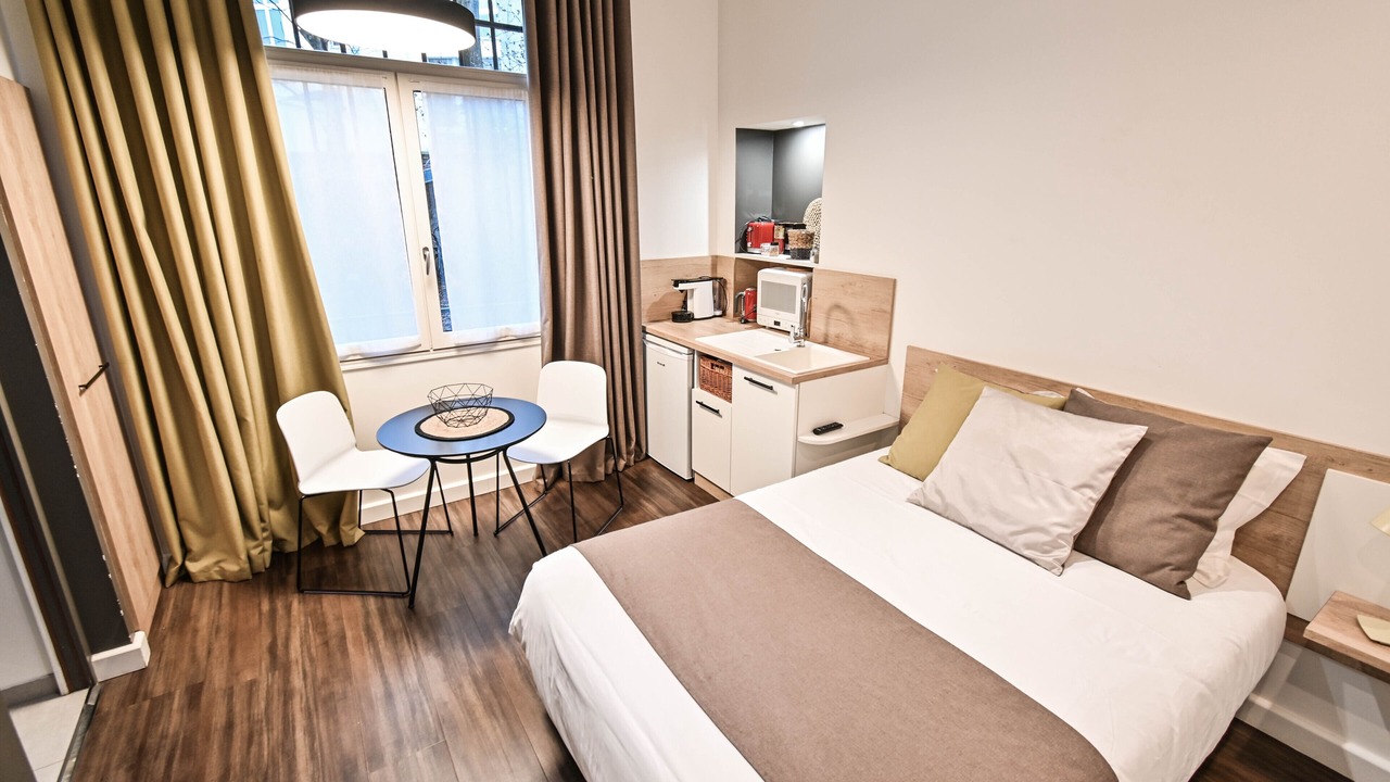 Photo of Bedroom in 17th Arrondissement