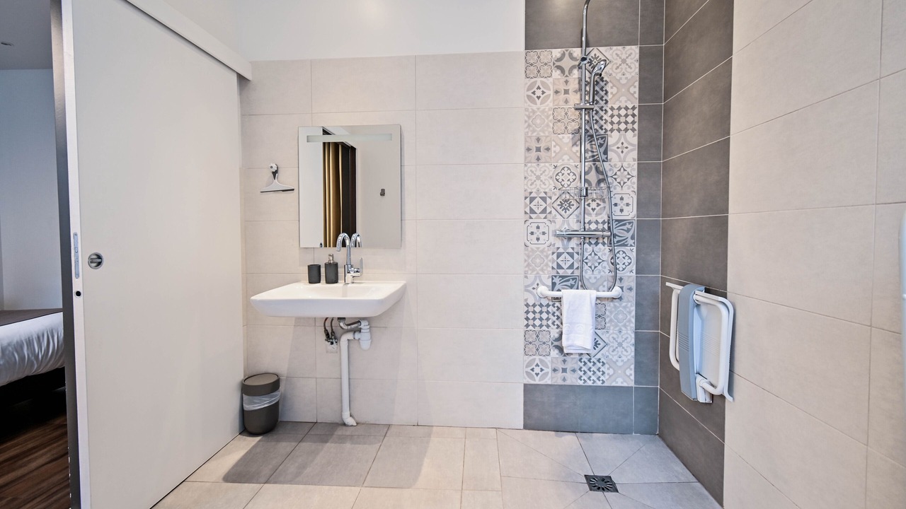 Photo of Bathroom in 17th Arrondissement