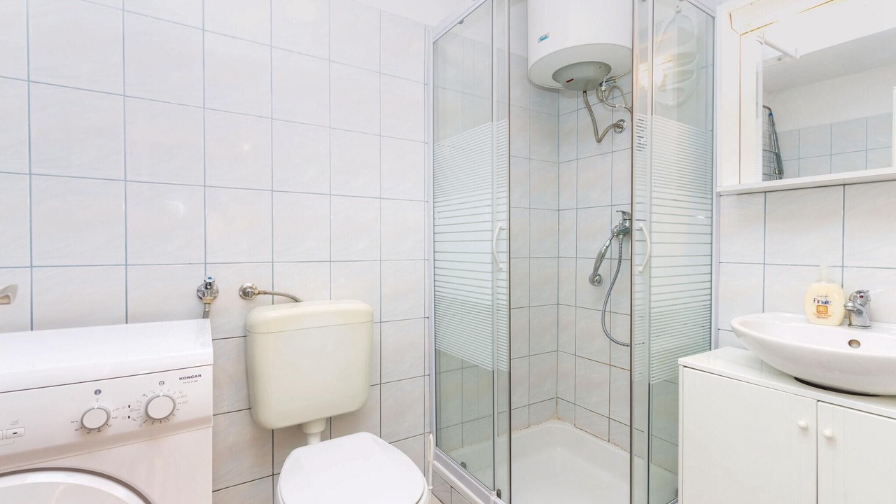 Photo of Bathroom in Bakar