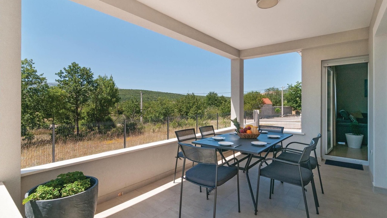 Photo of Patio Balcony in Dicmo