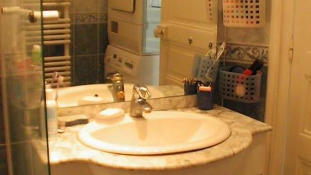 Photo of Bathroom in 17th Arrondissement