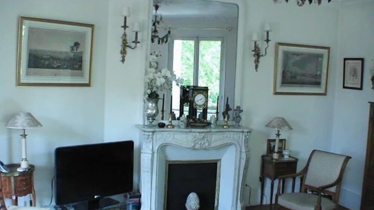 Photo of Livingroom in 17th Arrondissement