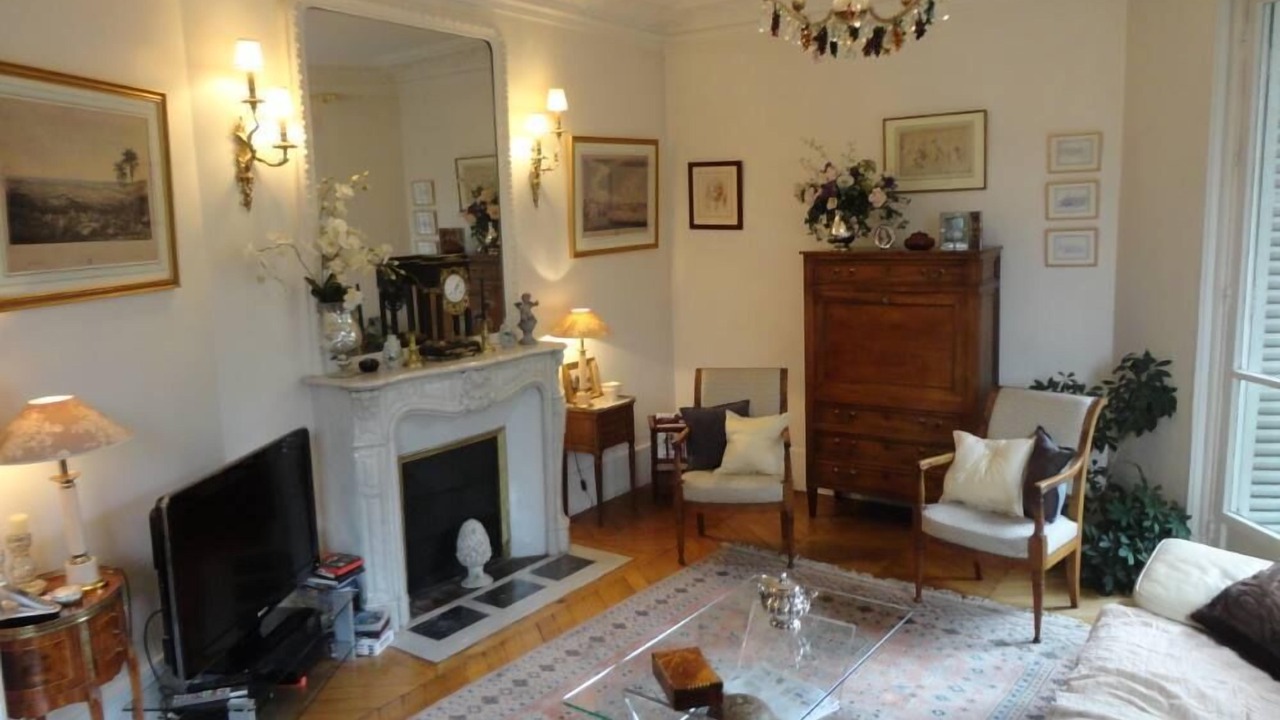 Photo of Livingroom in 17th Arrondissement