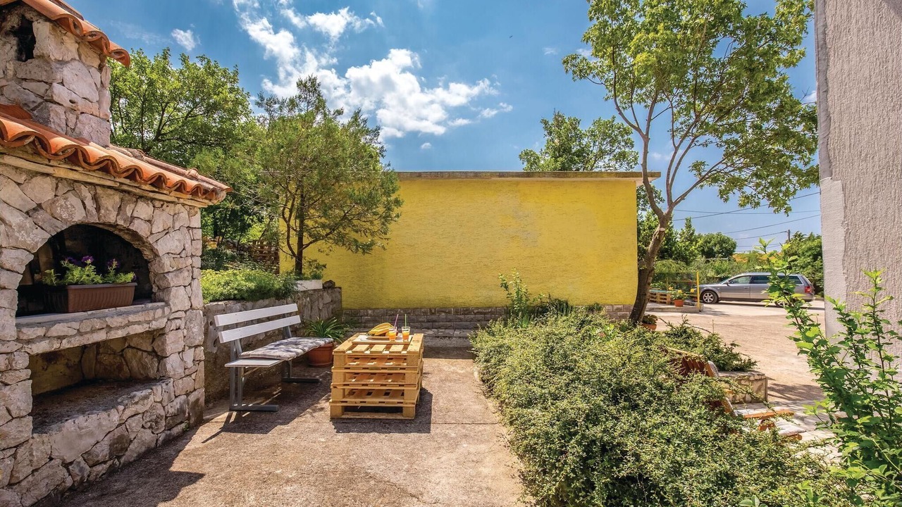 Photo of Outdoor in Smrika