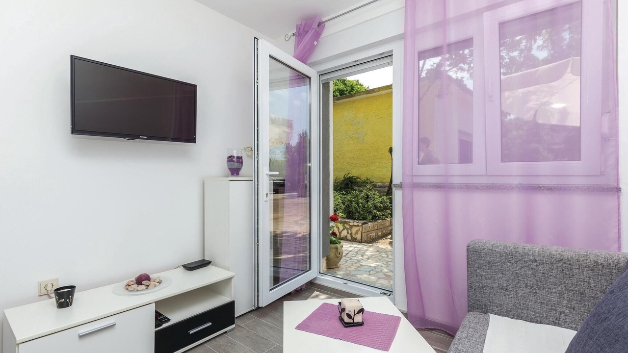 Photo of Bedroom in Smrika