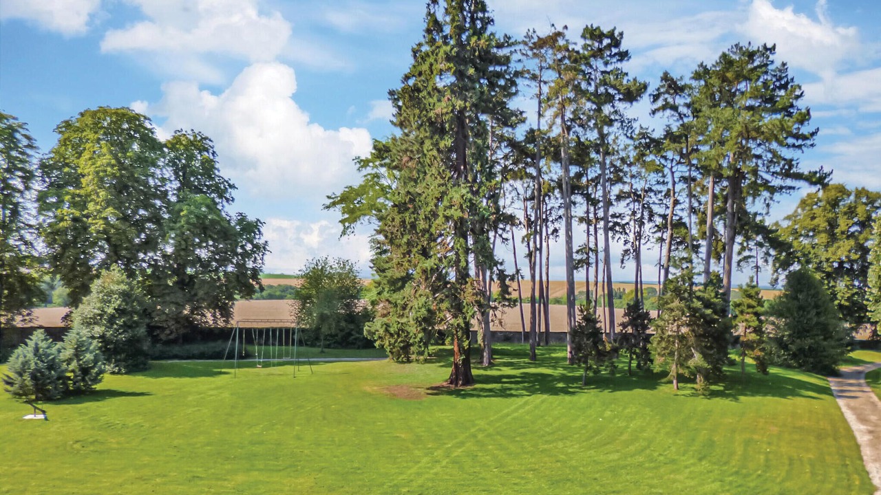 Photo of Others in Ocquerre