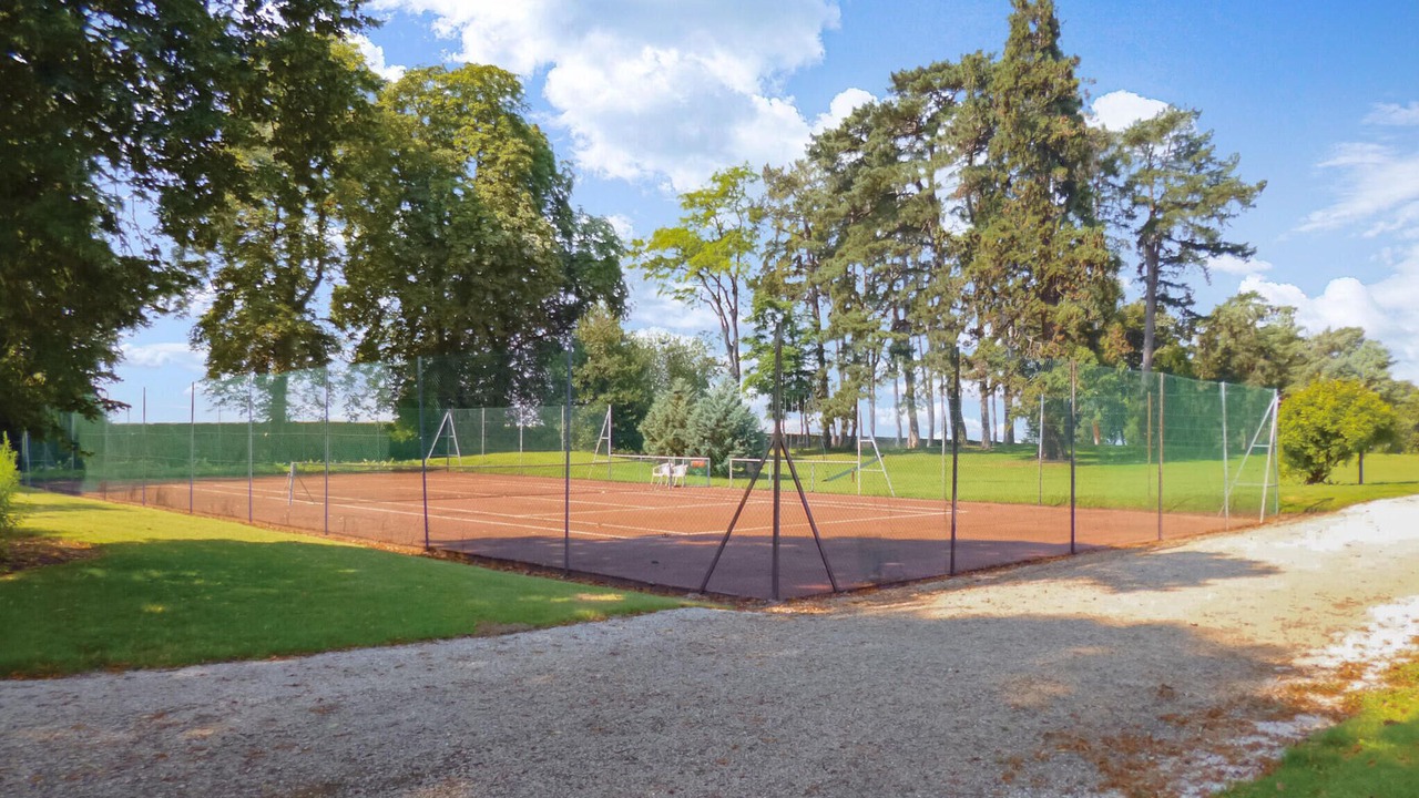 Photo of Others in Ocquerre