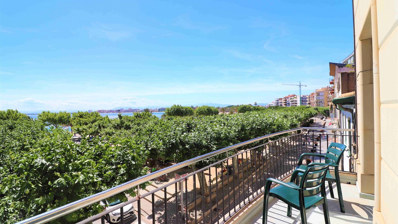 Photo of Outdoor in Roses Town Center
