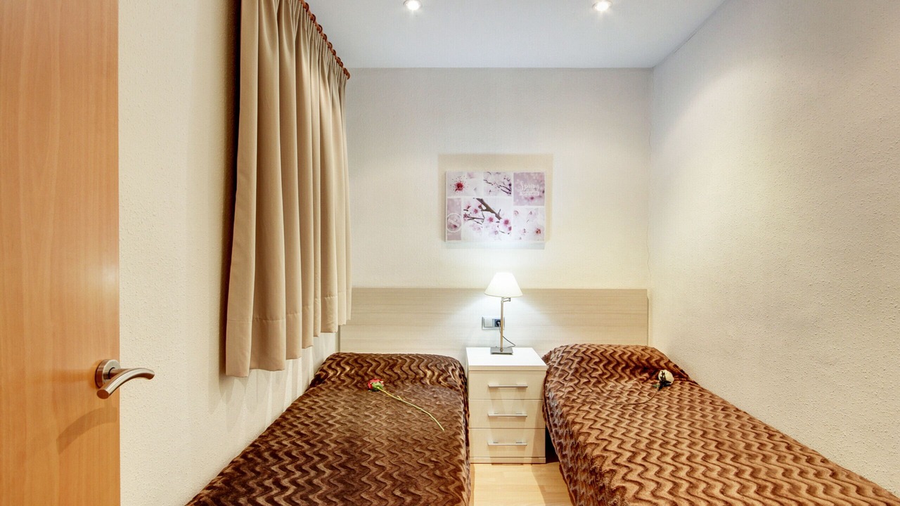 Photo of Bedroom in Roses Town Center