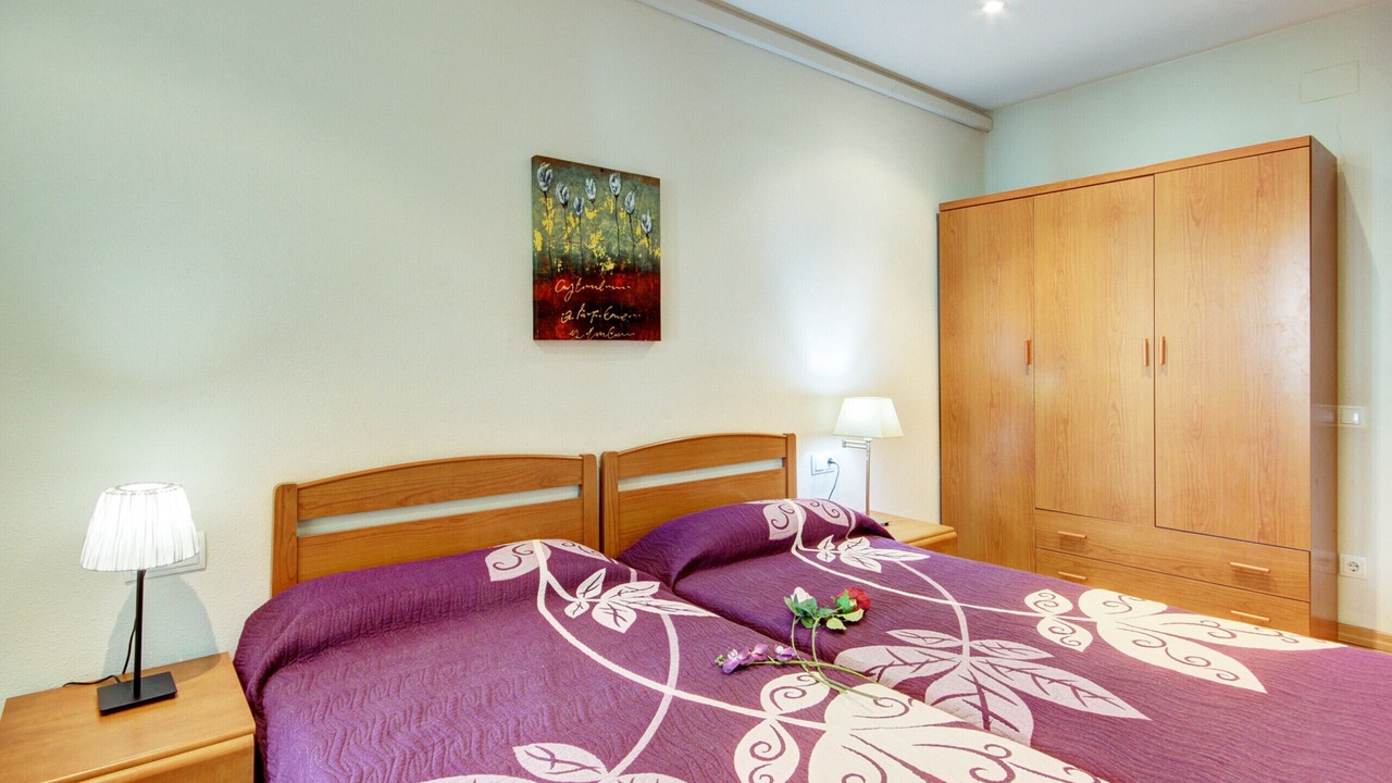 Photo of Bedroom in Roses Town Center