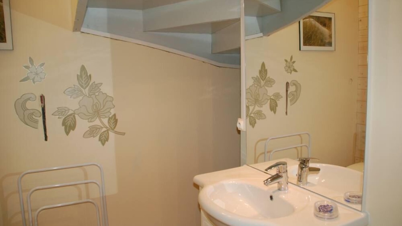 Photo of Bathroom in Ploneour-Lanvern