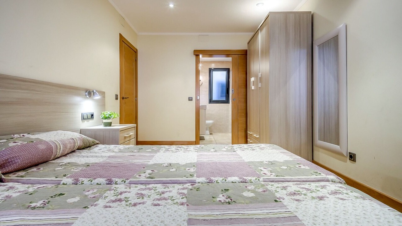 Photo of Bedroom in Roses Town Center