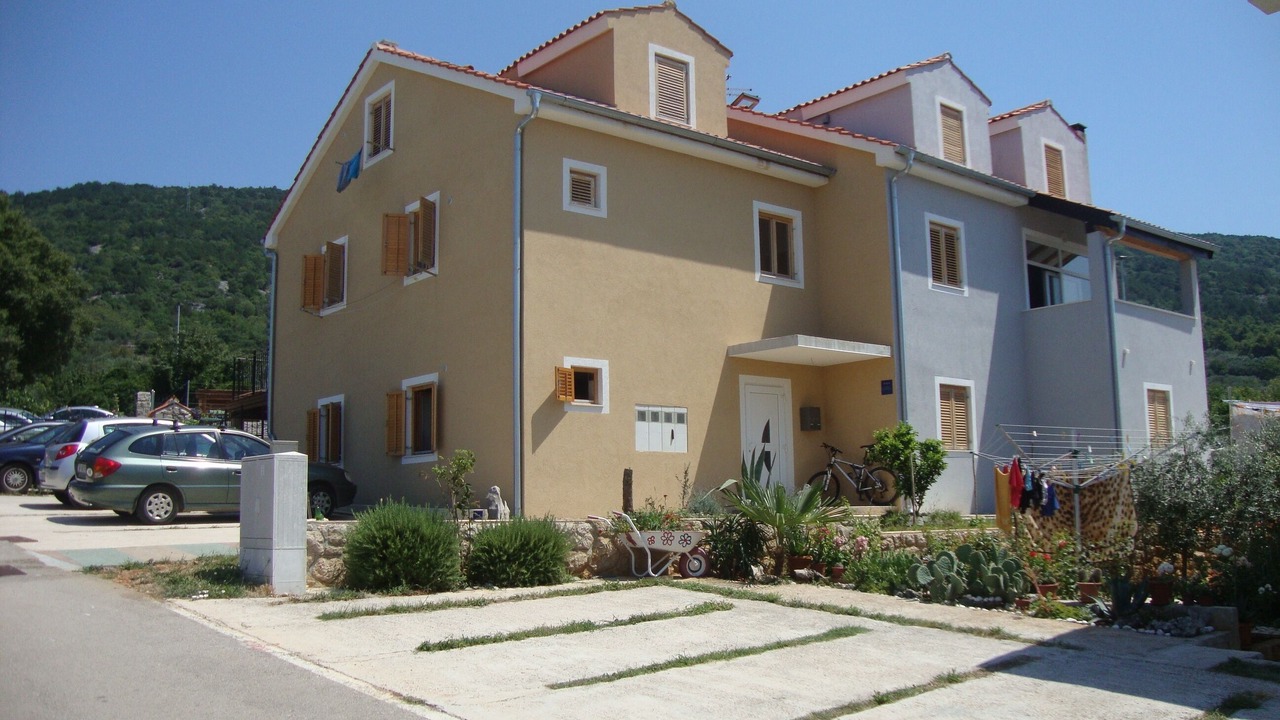 Photo of Others in Cres