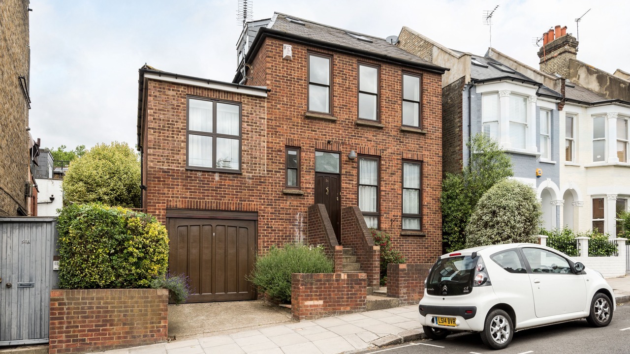 Photo of Others in Fortune Green