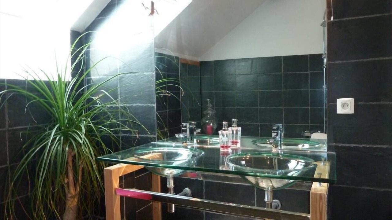 Photo of Bathroom in Champlecy