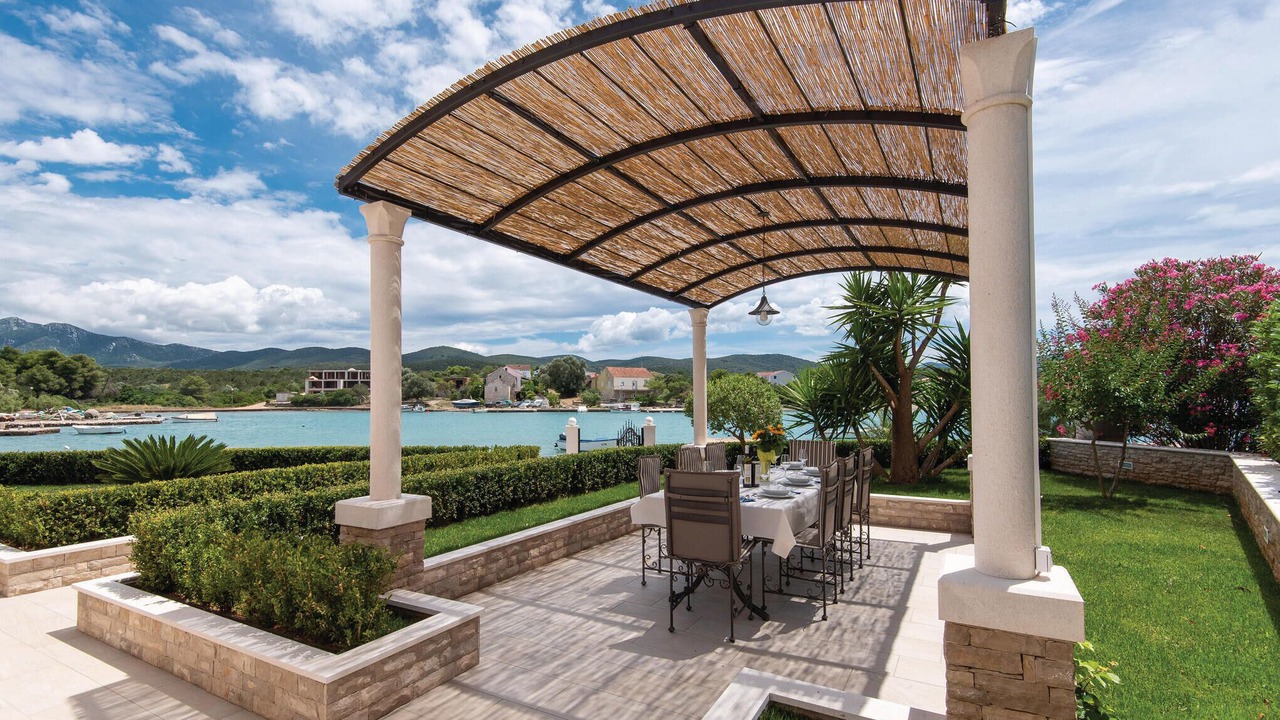 Photo of Outdoor in Loviste
