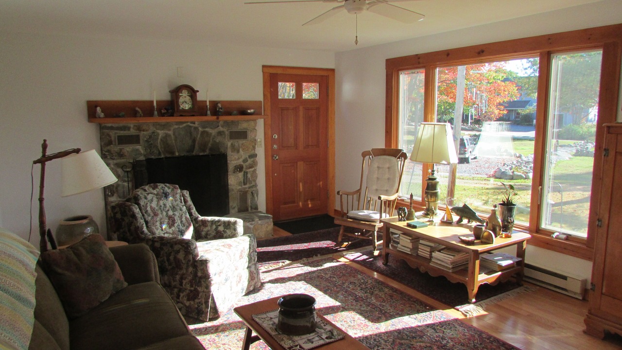 Photo of Livingroom in New Harbor