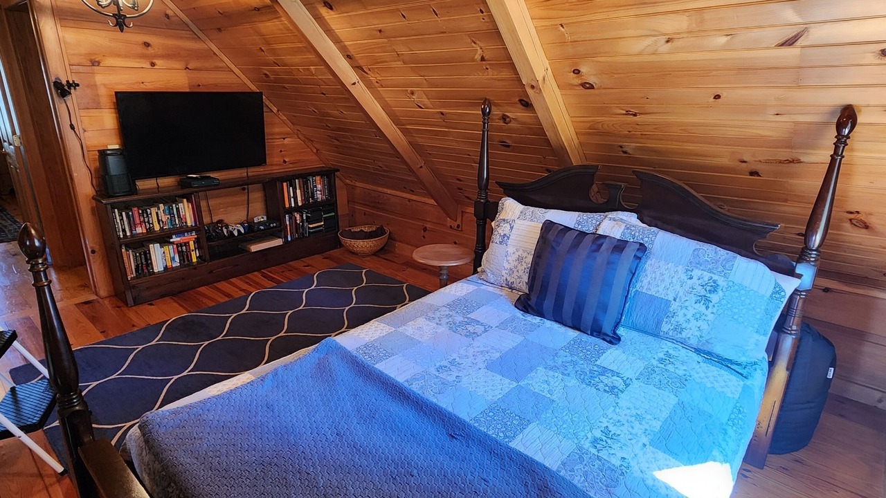 Photo of Bedroom in Ellijay