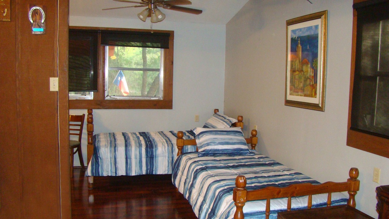 Photo of Bedroom in Leakey