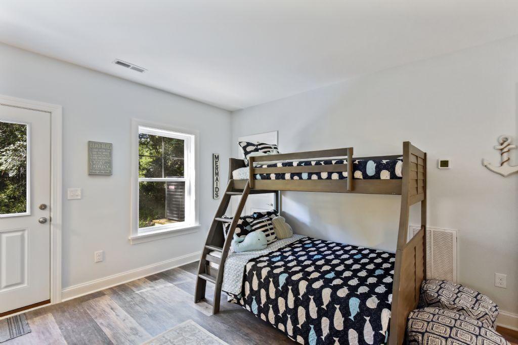 Photo of Bedroom in Monteray Shores