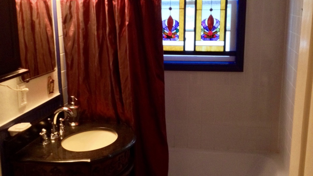 Photo of Bathroom in Eureka Springs Historic District