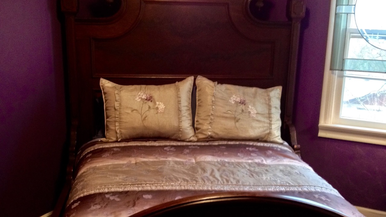 Photo of Bedroom in Eureka Springs Historic District