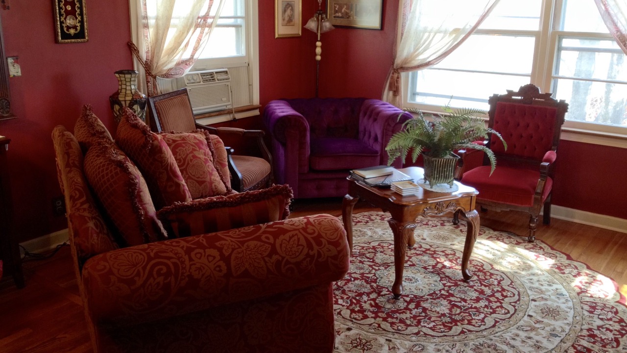 Photo of Bedroom in Eureka Springs Historic District