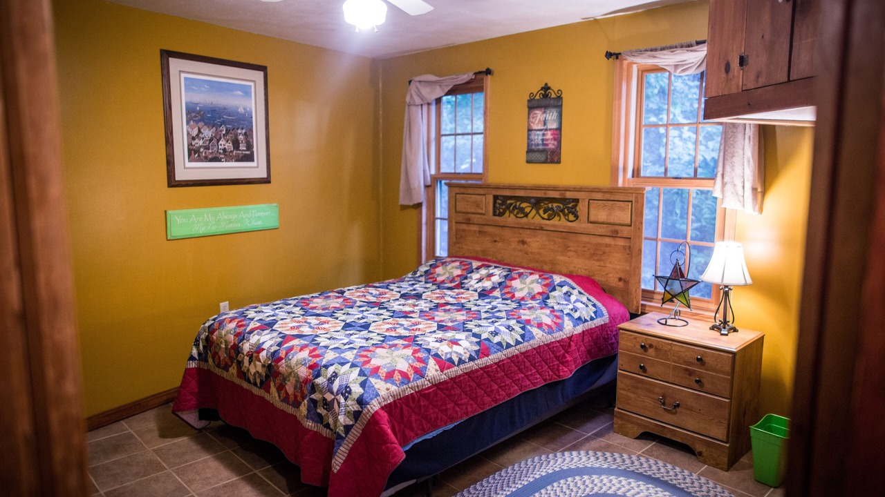 Photo of Bedroom in Decorah