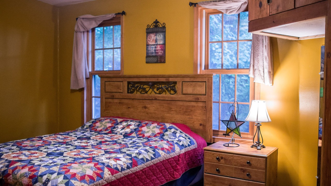 Photo of Bedroom in Decorah