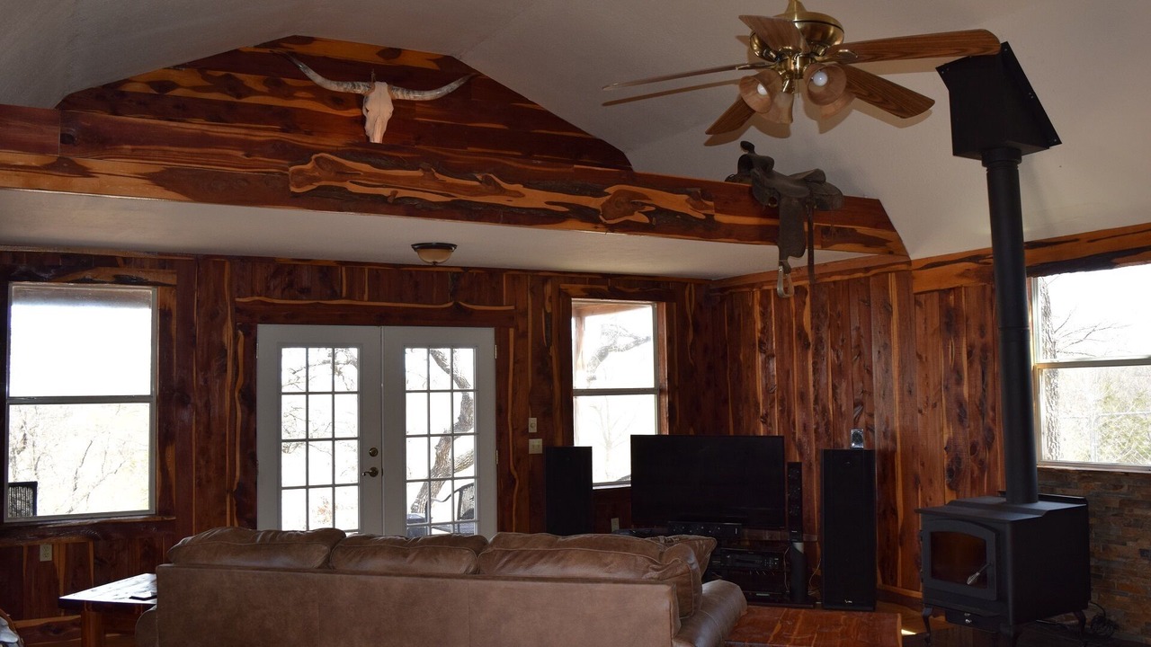 Photo of Livingroom in Eastland