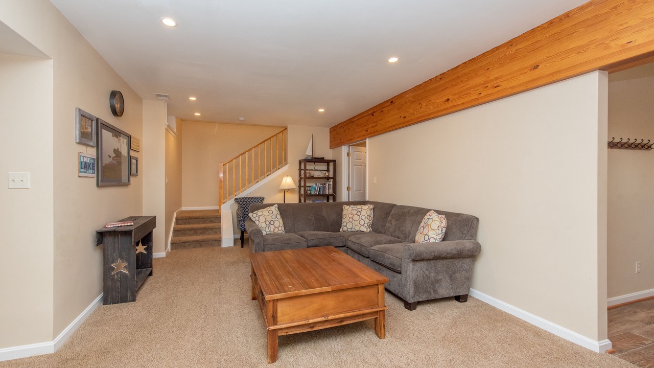 Photo of Livingroom in Thayerville