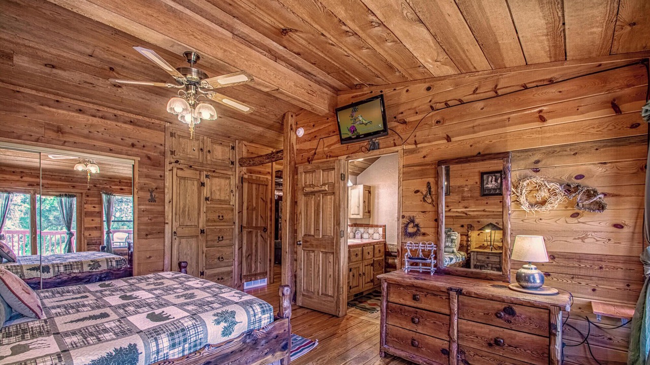 Photo of Bedroom in Ruidoso