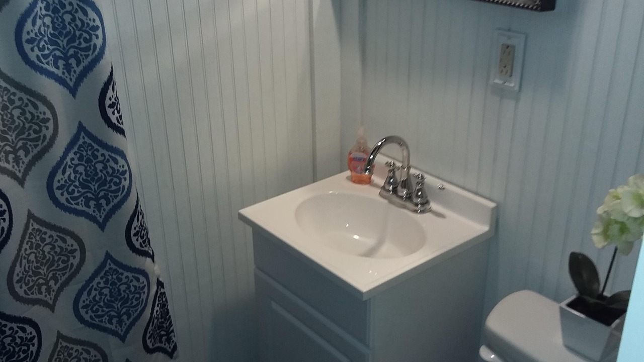 Photo of Bathroom in Andersonville