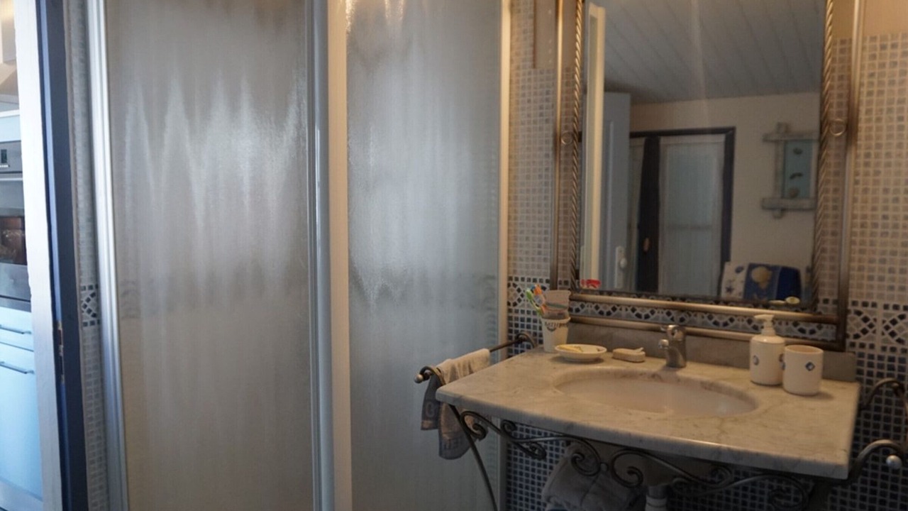 Photo of Bathroom in Barbatre