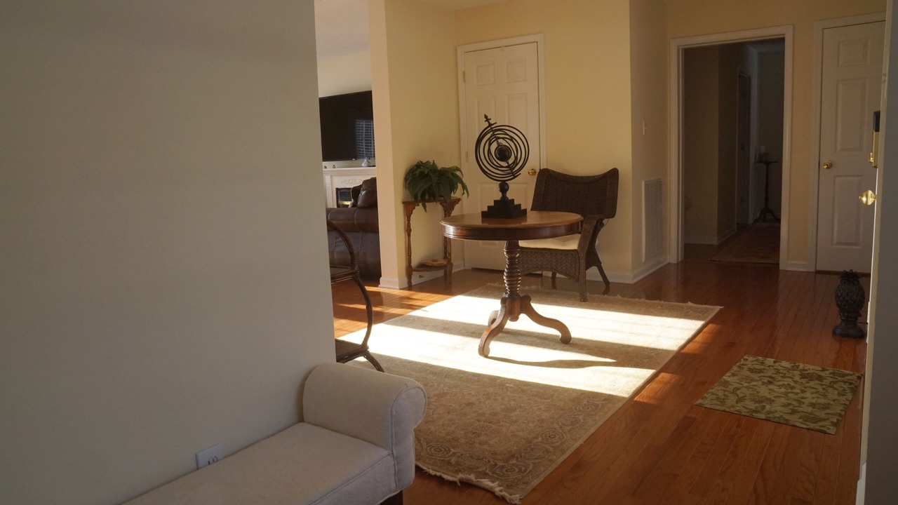 Photo of Bedroom in Lovingston