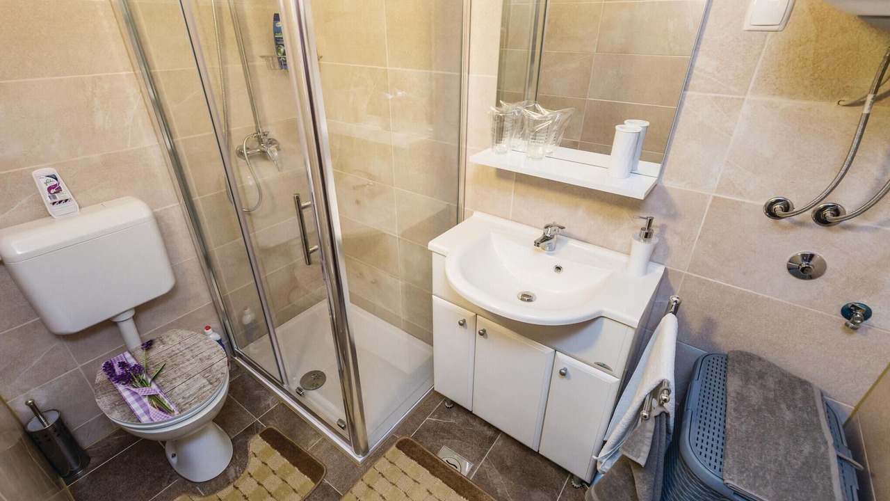 Photo of Bathroom in Sarsoni