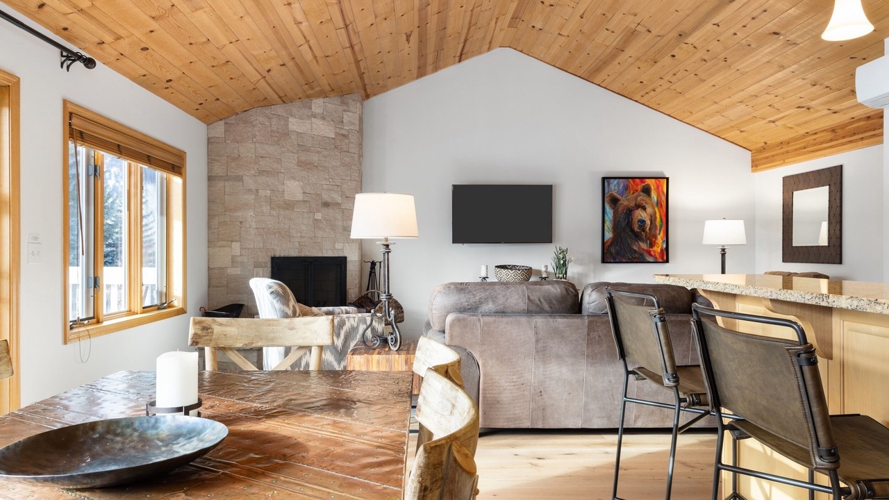 Photo of Bedroom in Teton Pines