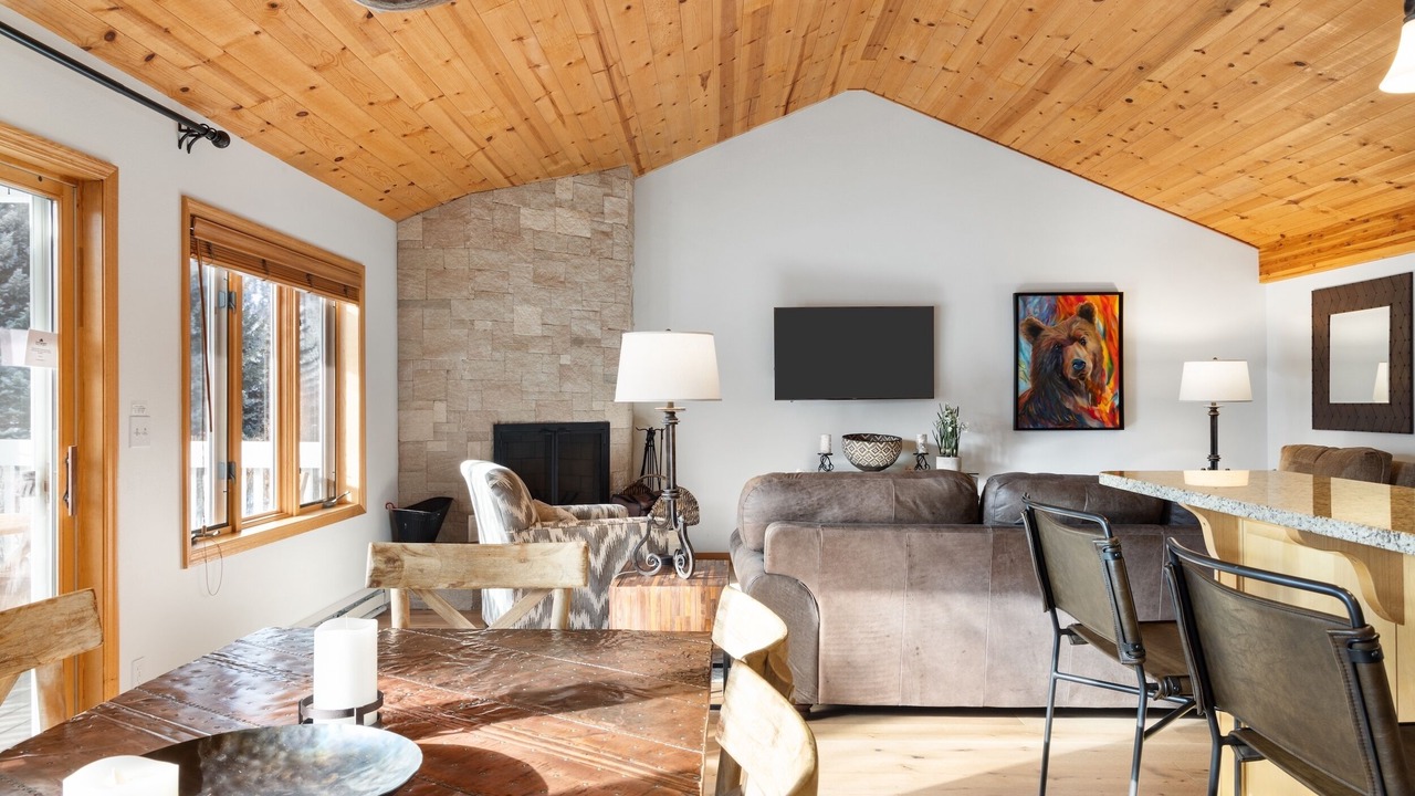 Photo of Bedroom in Teton Pines