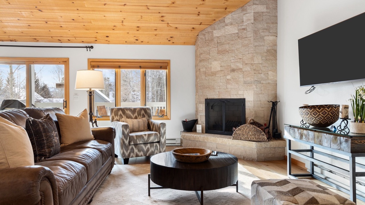 Photo of Livingroom in Teton Pines