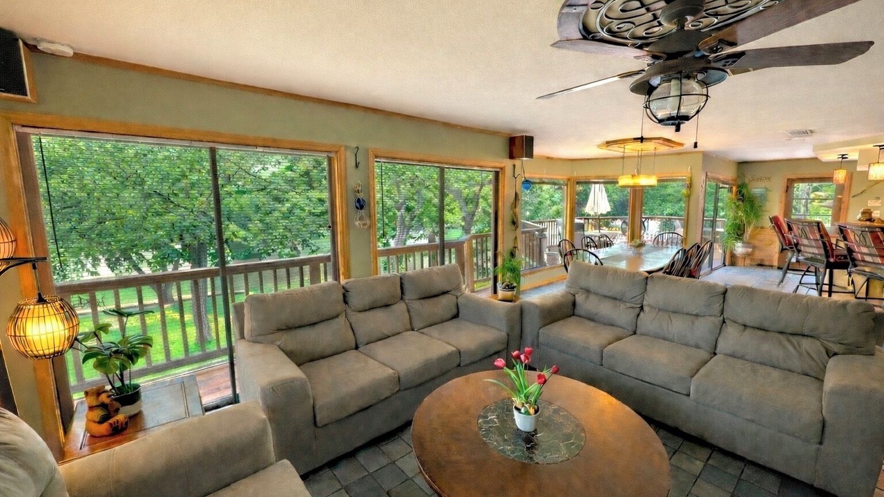 Photo of Livingroom in Seguin